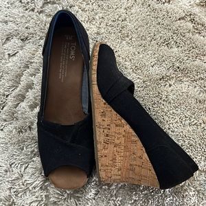 Tom’s wedge sandals size 8